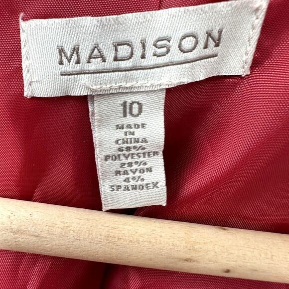 Madison Red Sleeveless Sheath Dress Size 10 Black Beaded Keyhole Neck Short - Picture 6 of 9